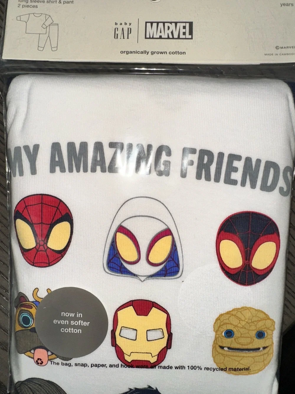 GAP White Marvel Kids Pajama Set with Multicolor Hero Faces